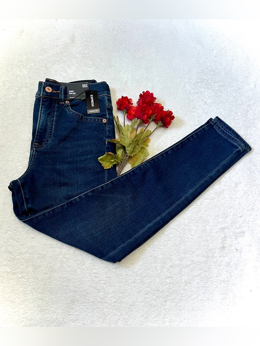 Express NWT Dark Wash Skinny High Rise Jean - Size 00S (24")
